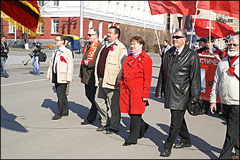 1 мая 2010 г., Барнаул   Красно-синий Первомай в Барнауле