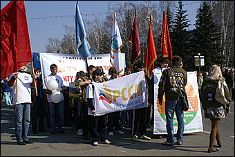1 мая 2010 г., Барнаул   Красно-синий Первомай в Барнауле