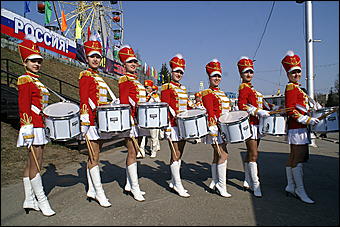 1 мая 2010 г., Барнаул   Красно-синий Первомай в Барнауле