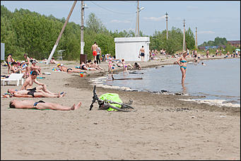 6 июнь 2016 г., Барнаул © Амител Вячеслав Мельников   Жара, река и люди: пляж в Барнауле перед открытием 
