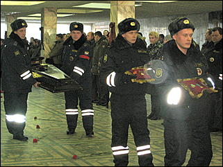 13 февраля 2009 г., Барнаул   Прощание с командиром ОБДПС подполковником милиции Михаилом Фреевым, погибшим при исполнении служебных обязанностей