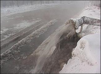 18 декабрь 2012 г., Барнаул   "Потоп" на ул. Георгиева в 30-градусный мороз