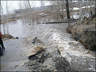 16 апреля 2010 г., Барнаул   Подтопление в Индустриальном районе