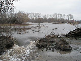 16 апреля 2010 г., Барнаул   Подтопление в Индустриальном районе