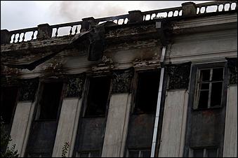 26 июля 2006 г., Барнаул   Пожар в химкорпусе АлтГУ,
фото Ольги Комиссаровой