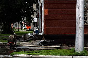 26 июля 2006 г., Барнаул   Пожар в химкорпусе АлтГУ,
фото Ольги Комиссаровой