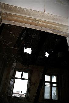 26 июля 2006 г., Барнаул   Пожар в химкорпусе АлтГУ,
фото Ольги Комиссаровой