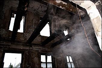 26 июля 2006 г., Барнаул   Пожар в химкорпусе АлтГУ,
фото Ольги Комиссаровой