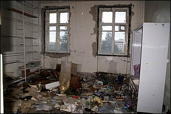 26 июля 2006 г., Барнаул   Пожар в химкорпусе АлтГУ,
фото Ольги Комиссаровой