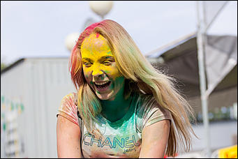 4 июль 2016 г., Барнаул © Амител Вячеслав Мельников   Праздник красок в "Солнечном ветре"