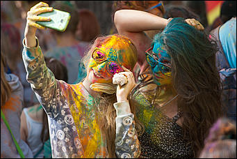 4 июль 2016 г., Барнаул © Амител Вячеслав Мельников   Праздник красок в "Солнечном ветре"