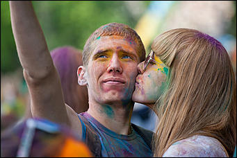 4 июль 2016 г., Барнаул © Амител Вячеслав Мельников   Праздник красок в "Солнечном ветре"