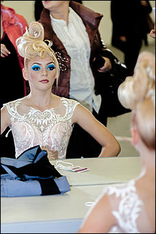 6 октябрь 2016 г., Барнаул © Амител Вячеслав Мельников   Невесты в завитках: конкурс стилистов на выставке "Индустрия красоты" в Барнауле