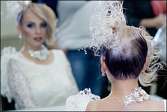 6 октябрь 2016 г., Барнаул © Амител Вячеслав Мельников   Невесты в завитках: конкурс стилистов на выставке "Индустрия красоты" в Барнауле