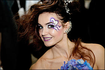 6 октябрь 2016 г., Барнаул © Амител Вячеслав Мельников   Невесты в завитках: конкурс стилистов на выставке "Индустрия красоты" в Барнауле