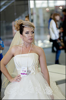 6 октябрь 2016 г., Барнаул © Амител Вячеслав Мельников   Невесты в завитках: конкурс стилистов на выставке "Индустрия красоты" в Барнауле