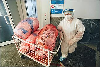 1 декабря 2021 г., Барнаул. Екатерина Смолихина   На гребне четвёртой волны. Фоторепортаж из главного ковидного госпиталя Алтайского края