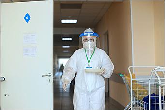 1 декабря 2021 г., Барнаул. Екатерина Смолихина   На гребне четвёртой волны. Фоторепортаж из главного ковидного госпиталя Алтайского края