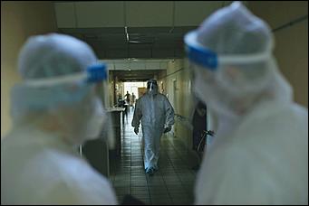 1 декабря 2021 г., Барнаул. Екатерина Смолихина   На гребне четвёртой волны. Фоторепортаж из главного ковидного госпиталя Алтайского края