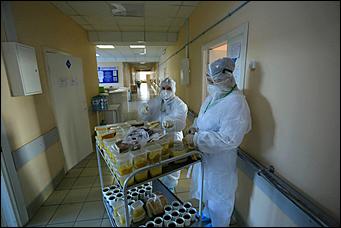 1 декабря 2021 г., Барнаул. Екатерина Смолихина   На гребне четвёртой волны. Фоторепортаж из главного ковидного госпиталя Алтайского края