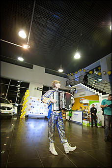    В краевой столице открылся уже второй автоцентр Renault.