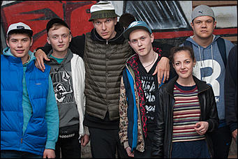 15 май 2016 г., Барнаул  © Амител Вячеслав Мельников   Таланты барнаульского андеграунда. Как проходила закрытая рэп-вечеринка с участием Словетского