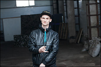 15 май 2016 г., Барнаул  © Амител Вячеслав Мельников   Таланты барнаульского андеграунда. Как проходила закрытая рэп-вечеринка с участием Словетского