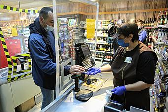 6 октября 2020 г., Барнаул   Маска или штраф. Роспотребнадзор напомнил, как в пандемию должна идти торговля