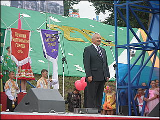 30 августа 2008 г., Барнаул   Выставка ретро-автомобилей в День Барнаула  