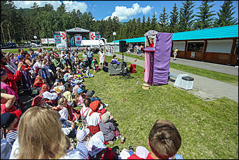 12 июня 2019 г., "Бирюзовая Катунь". Екатерина Смолихина   День России на "Бирюзовой Катуни": закрытие Всероссийского фестиваля традиционной культуры