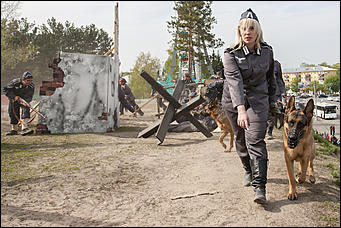 5 май 2016 г., Барнаул © Амител Вячеслав Мельников   "Братики, мы отстояли Москву! Голубь сизый немчуре глотку!!!"  Реконструкция событий "Битва за Москву"