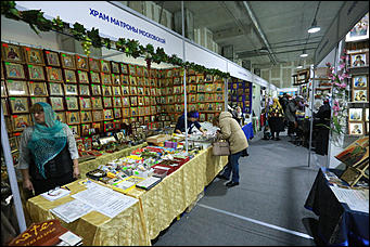 18 октября 2017 г., Барнаул. Екатерина Смолихина   Православные ножи и футболки: выставка "От покаяния к воскресению России" открылась  в Барнауле