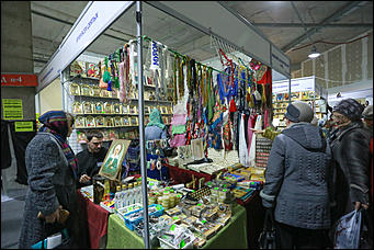 18 октября 2017 г., Барнаул. Екатерина Смолихина   Православные ножи и футболки: выставка "От покаяния к воскресению России" открылась  в Барнауле