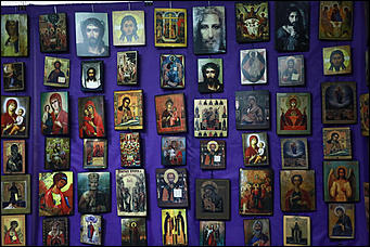 18 октября 2017 г., Барнаул. Екатерина Смолихина   Православные ножи и футболки: выставка "От покаяния к воскресению России" открылась  в Барнауле