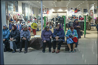 18 октября 2017 г., Барнаул. Екатерина Смолихина   Православные ножи и футболки: выставка "От покаяния к воскресению России" открылась  в Барнауле