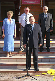 3 сентября 2007 г., Барнаул   Открытие нового здания школы № 51 в Барнауле