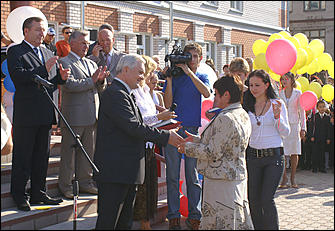 3 сентября 2007 г., Барнаул   Открытие нового здания школы № 51 в Барнауле