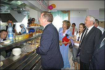 3 сентября 2007 г., Барнаул   Открытие нового здания школы № 51 в Барнауле