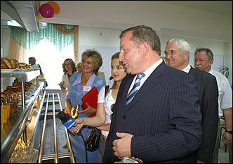 3 сентября 2007 г., Барнаул   Открытие нового здания школы № 51 в Барнауле