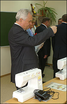 3 сентября 2007 г., Барнаул   Открытие нового здания школы № 51 в Барнауле