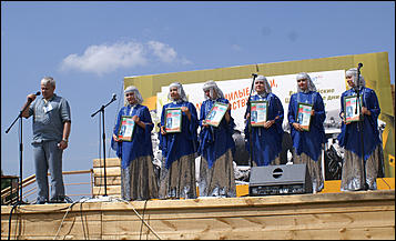 22 июля 2007 г., Алтайский край, с.Сростки   Шукшинские чтения на горе Пикет 