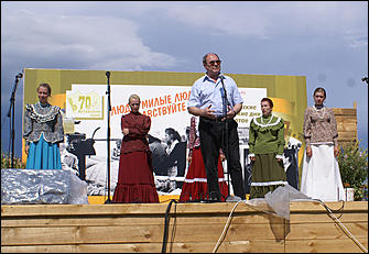 22 июля 2007 г., Алтайский край, с.Сростки   Шукшинские чтения на горе Пикет 