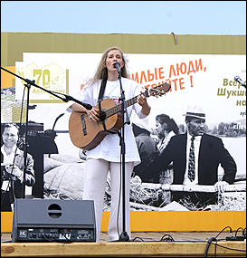 22 июля 2007 г., Алтайский край, с.Сростки   Шукшинские чтения на горе Пикет 