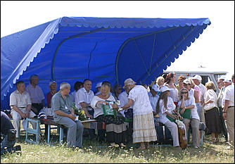 22 июля 2007 г., Алтайский край, с.Сростки   Шукшинские чтения на горе Пикет 