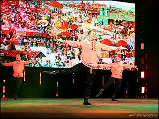 3 декабря 2021 г., Барнаул   Награды, новые автомобили и танцы. Как в Алтайском крае отпраздновали День работника сельского хозяйства