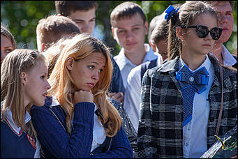 1 сентябрь 2016 г., Барнаул Одиннадцатиклассники: последнее школьное 1 сентября