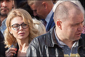 1 сентябрь 2016 г., Барнаул © Амител Вячеслав Мельников Цветы, банты, улыбки: как проходит День знаний в Барнауле