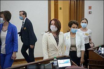 26 июня 2020 г., Барнаул. Екатерина Смолихина   Как депутаты АКЗС провели последнюю сессию перед летними каникулами