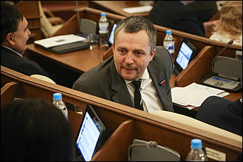 30 ноября 2017 г., Барнаул. Екатерина Смолихина   В последний день осени: как алтайские депутаты принимали бюджет на 2018 год