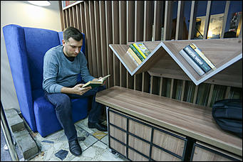 17 января 2019 г., Барнаул. Екатерина Смолихина Хипстерское место: Шишковку превратили в библиотеку-лофт с кафе и мягкой мебелью